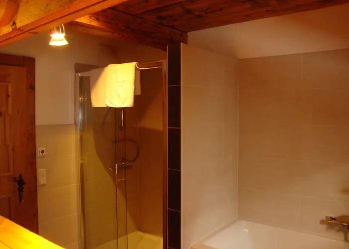 Alpenbauernhaus Vorderbrandthof ファームステイ